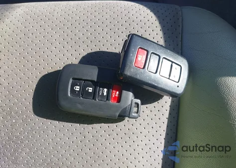 2012 Toyota Camry Hybrid/Le/Xle z USA, uszkodzony, nr VIN 4T1BD1FK1CU062995